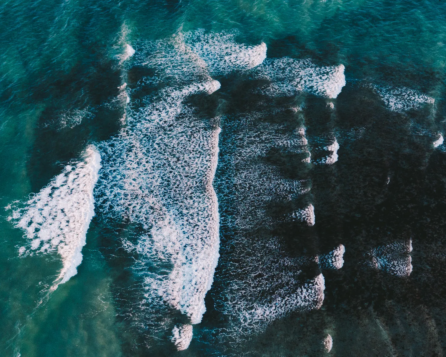 朝の光だけが満ちる海岸で-福岡県福津市福間海岸