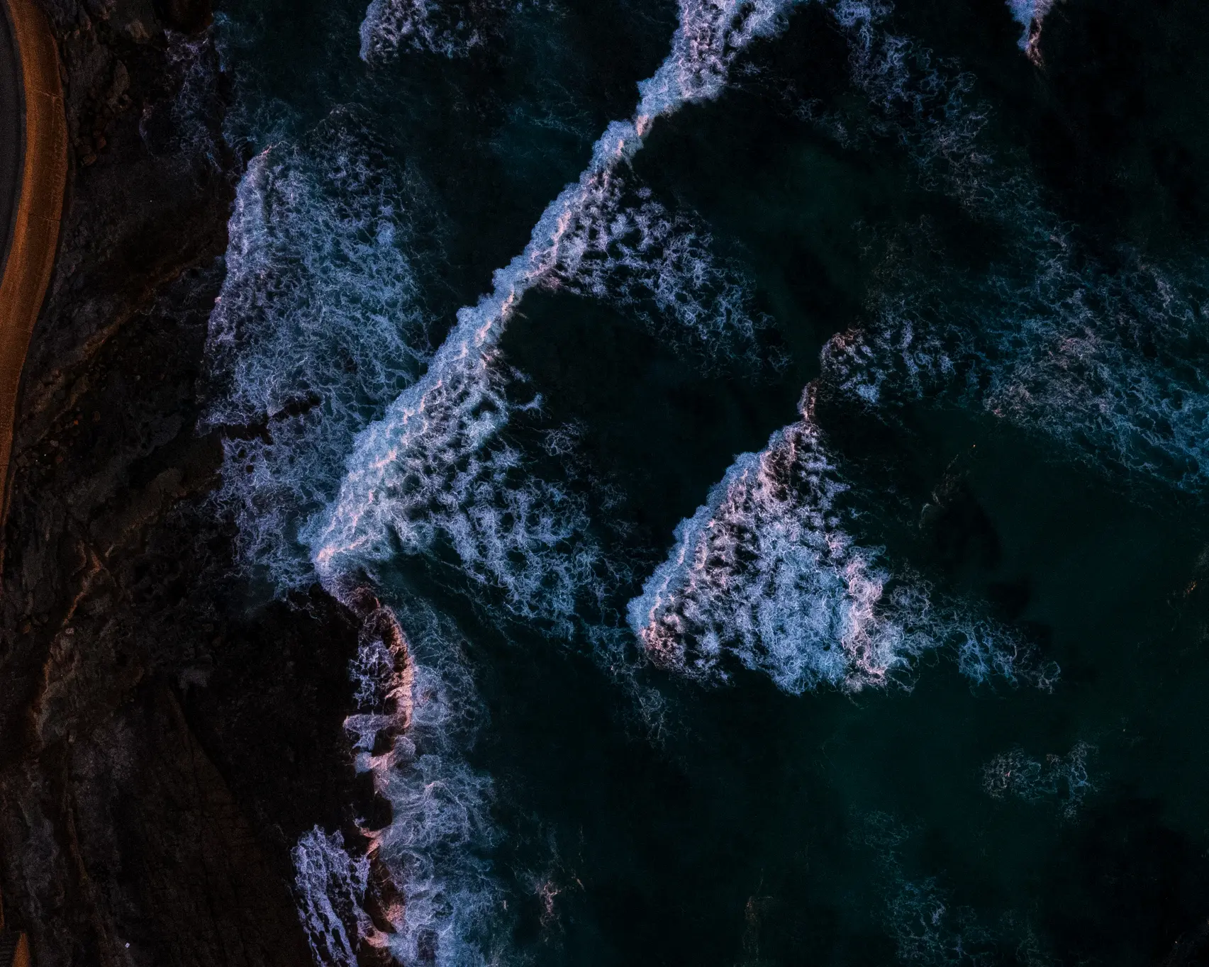 夕日と出会う駐車場-福岡県福津市楯崎神社駐車場