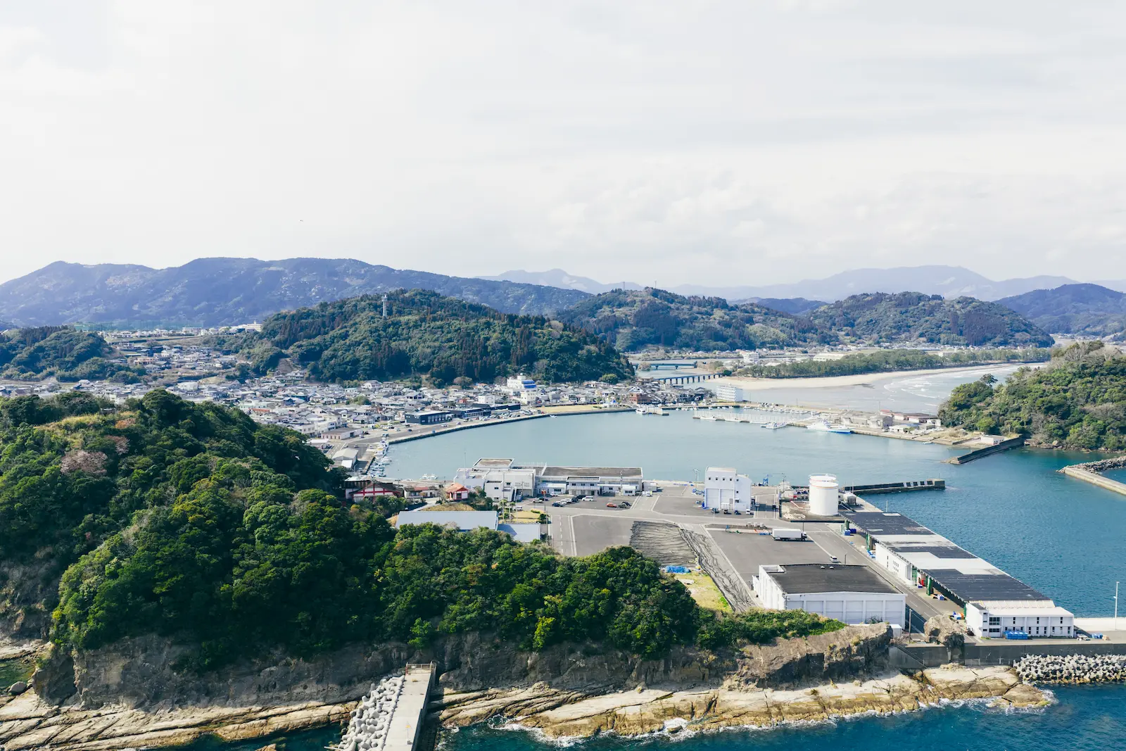 小さな港が、日本一のカツオ漁を支えていた