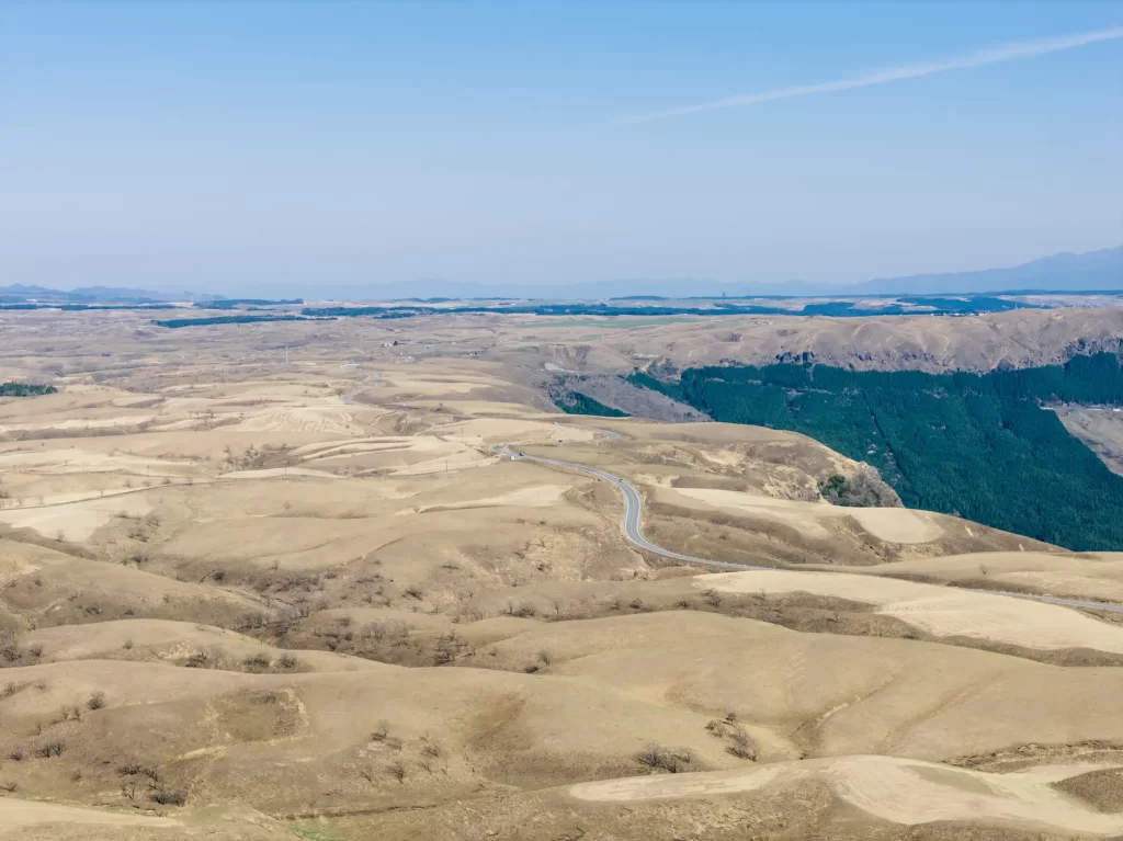 地形をなぞる一本の線